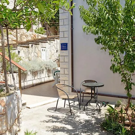 By The Sea Karbuni, Korcula - 18137 *