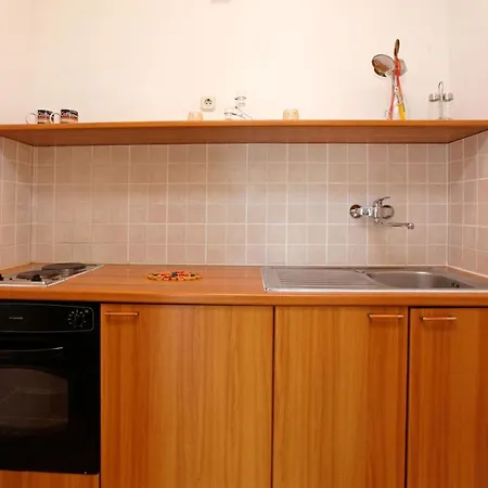 By The Sea Karbuni, Korcula - 18137 *