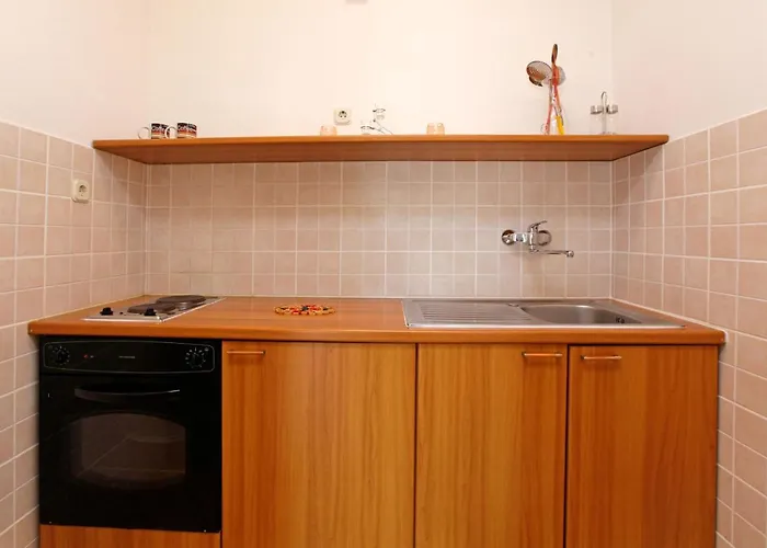 By The Sea Karbuni, Korcula - 18137 *